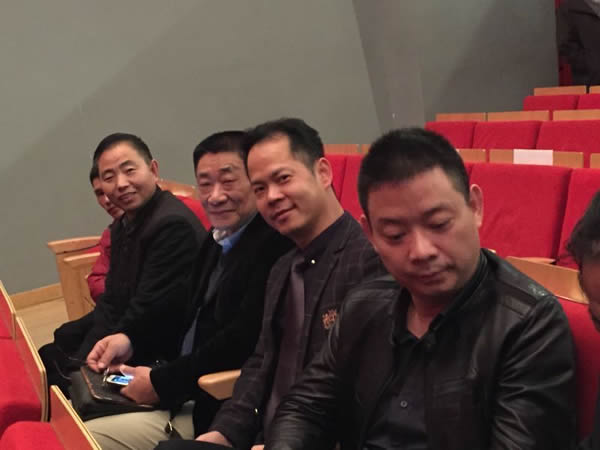 Torres Vedras市长邀请华商会成员观看文艺表演