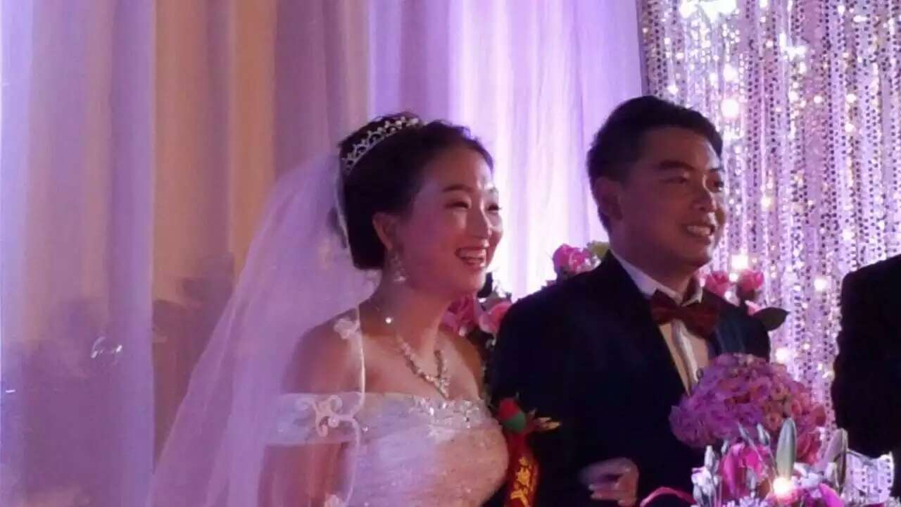 新郎黄锋鹏与新娘杨婷婷