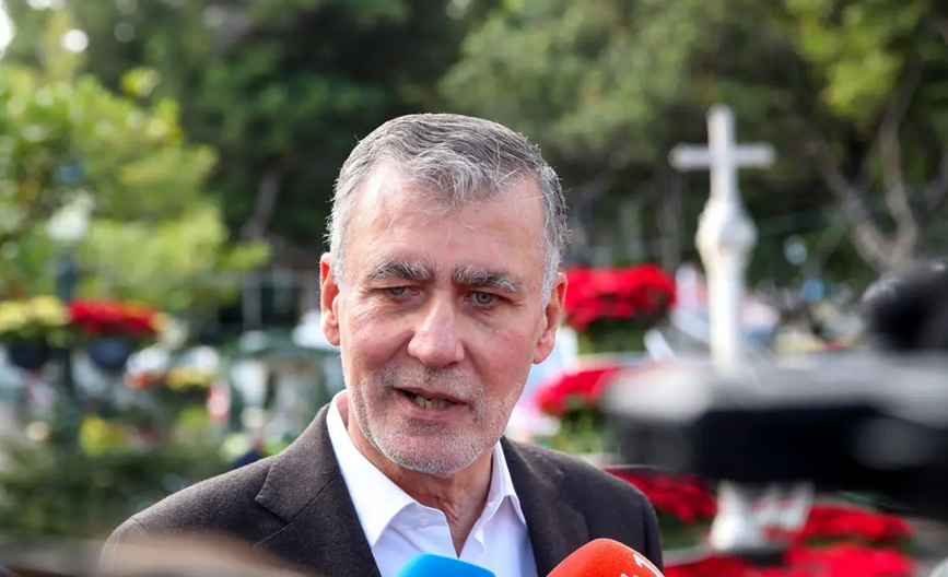 戈维亚·梅洛表示，如果他是国务委员，他会要求被替换。